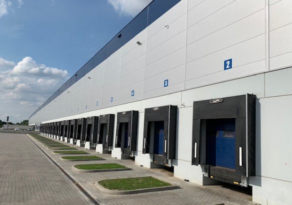 Storage & warehousing